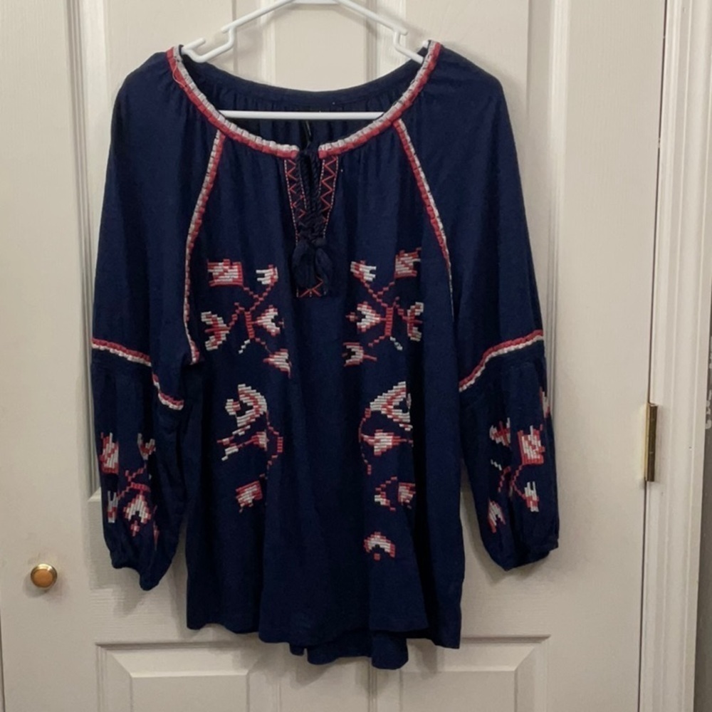 New Directions. Top. Size L.